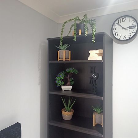 Homey Studio In Newport Perfect For Couples & Travelers Екстер'єр фото
