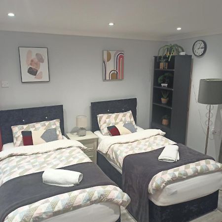 Homey Studio In Newport Perfect For Couples & Travelers Екстер'єр фото