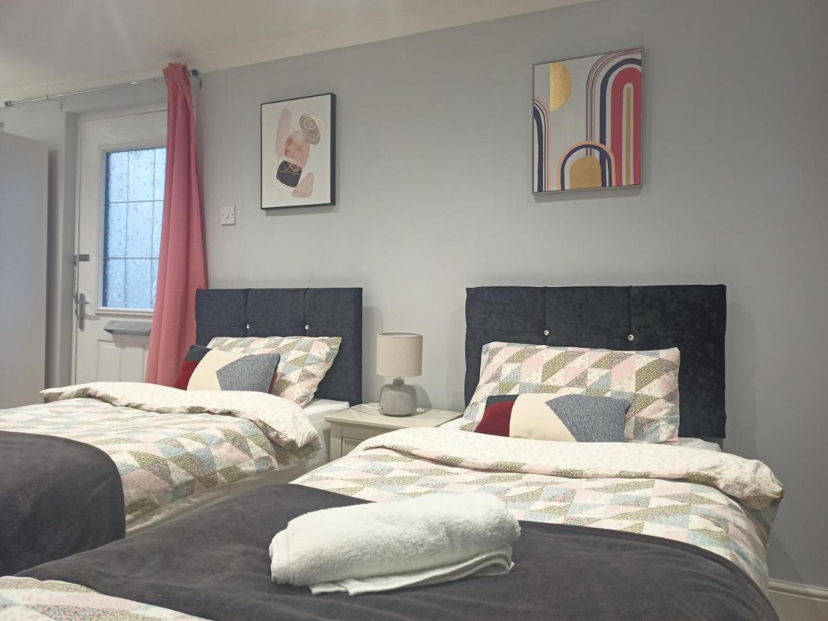 Homey Studio In Newport Perfect For Couples & Travelers Екстер'єр фото