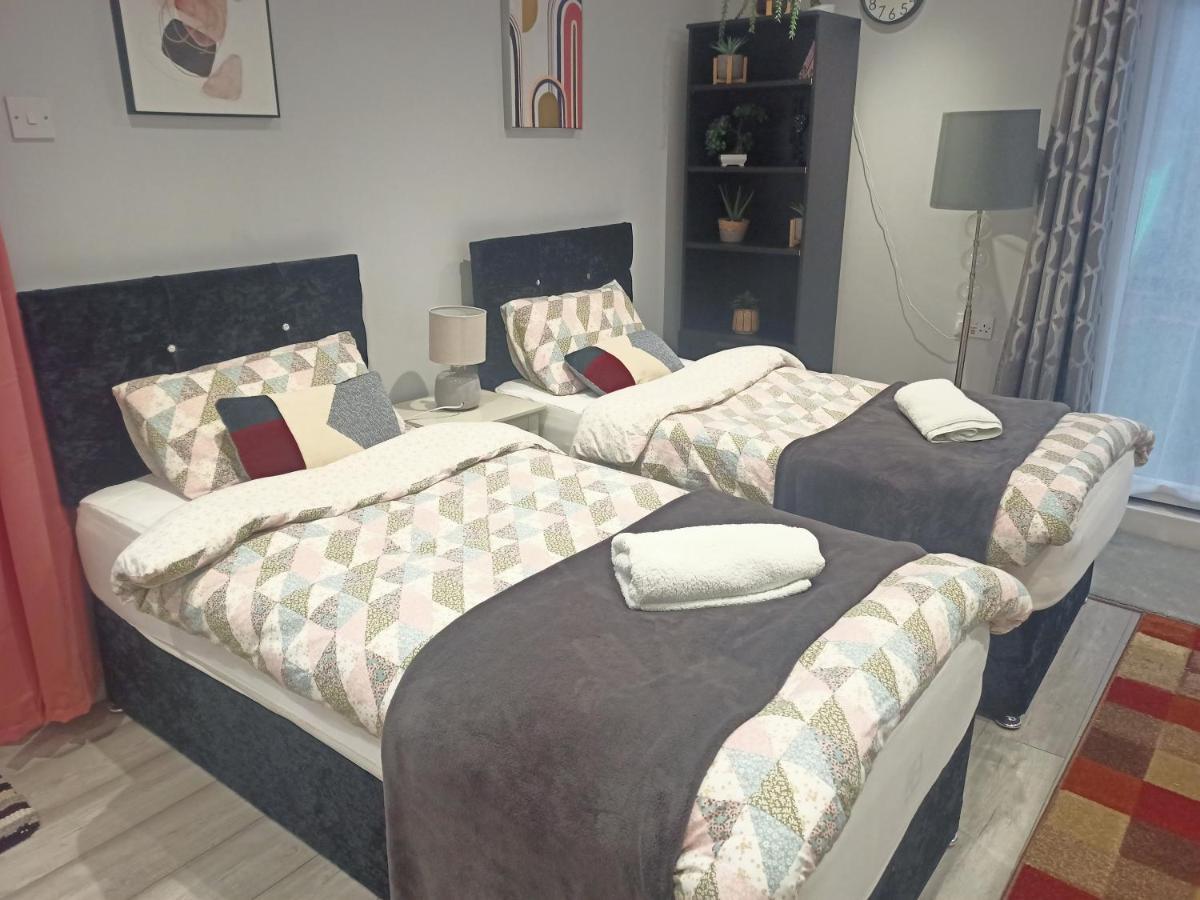 Homey Studio In Newport Perfect For Couples & Travelers Екстер'єр фото