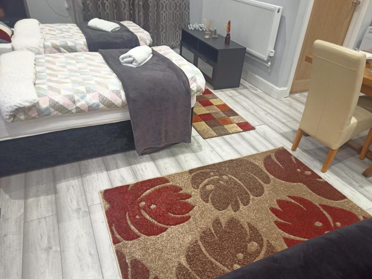 Homey Studio In Newport Perfect For Couples & Travelers Екстер'єр фото