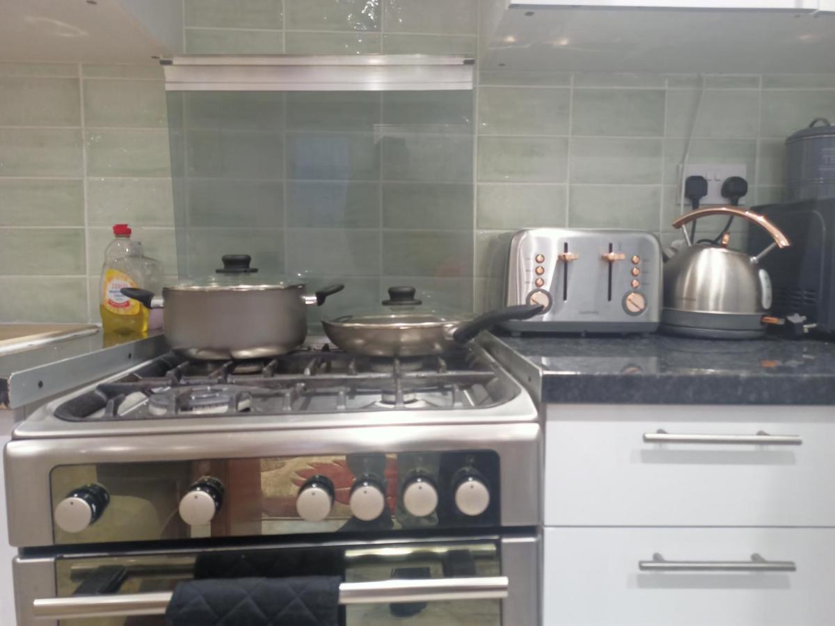 Homey Studio In Newport Perfect For Couples & Travelers Екстер'єр фото