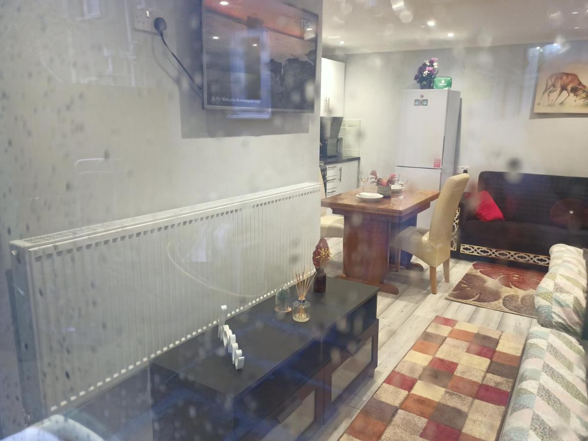 Homey Studio In Newport Perfect For Couples & Travelers Екстер'єр фото