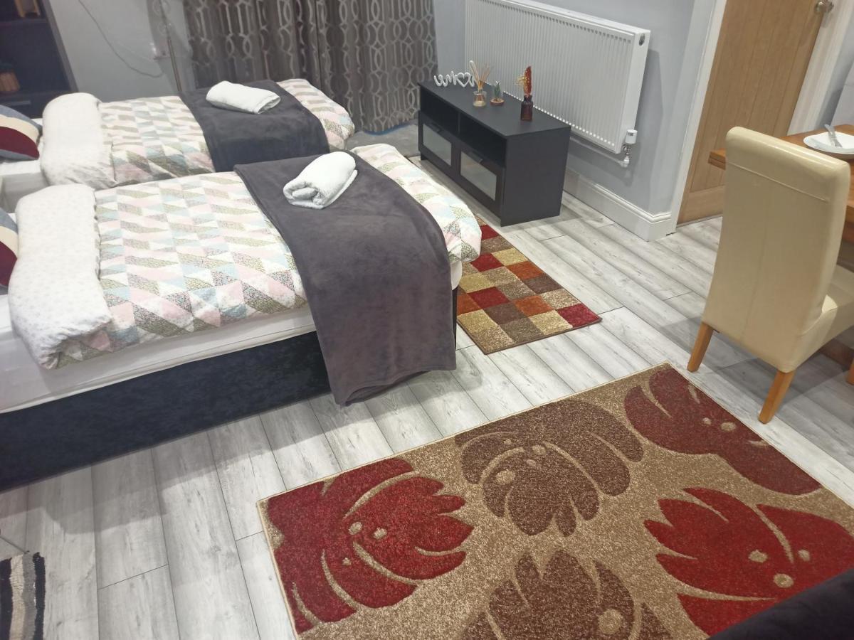 Homey Studio In Newport Perfect For Couples & Travelers Екстер'єр фото