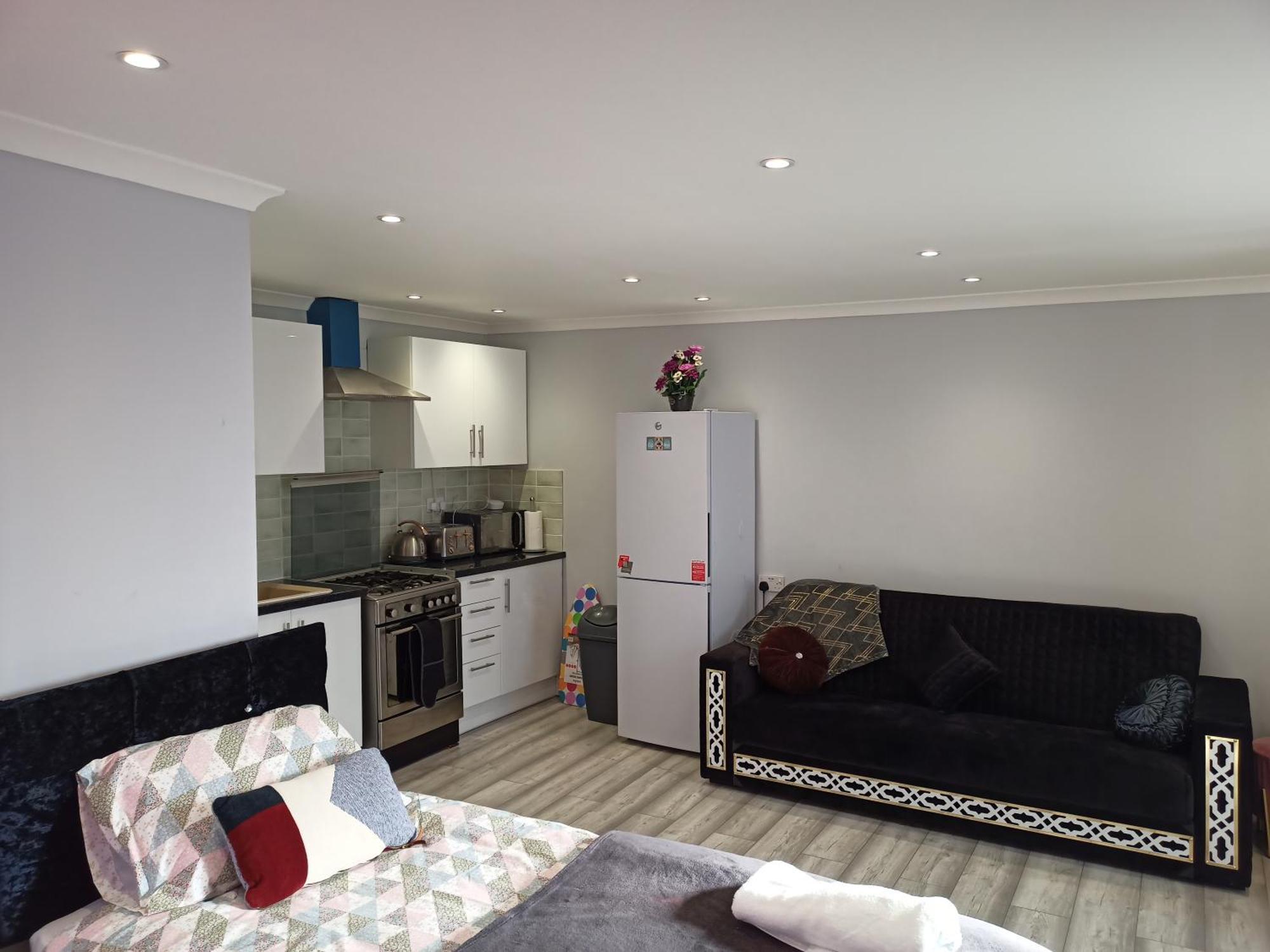 Homey Studio In Newport Perfect For Couples & Travelers Екстер'єр фото